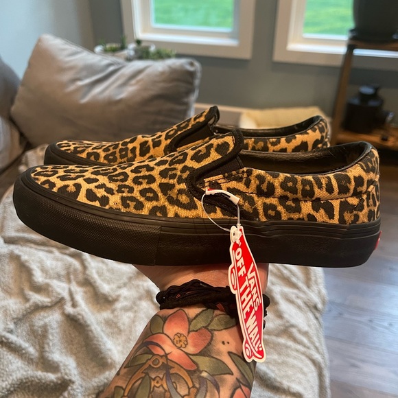 Leopard Slip-on Vans - Picture 4 of 5